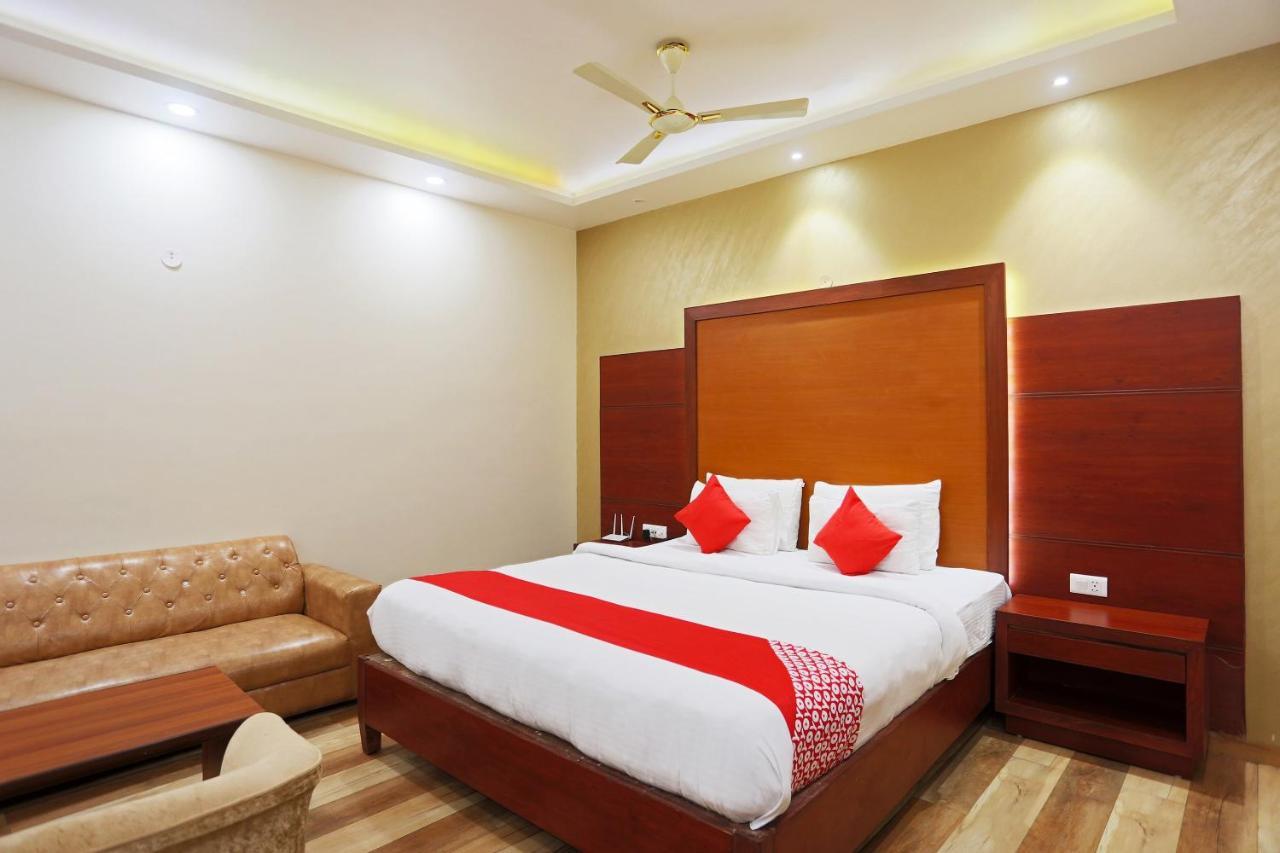 Capital O Green Palms Near Jhilmil Metro Station Hotel New Delhi Luaran gambar