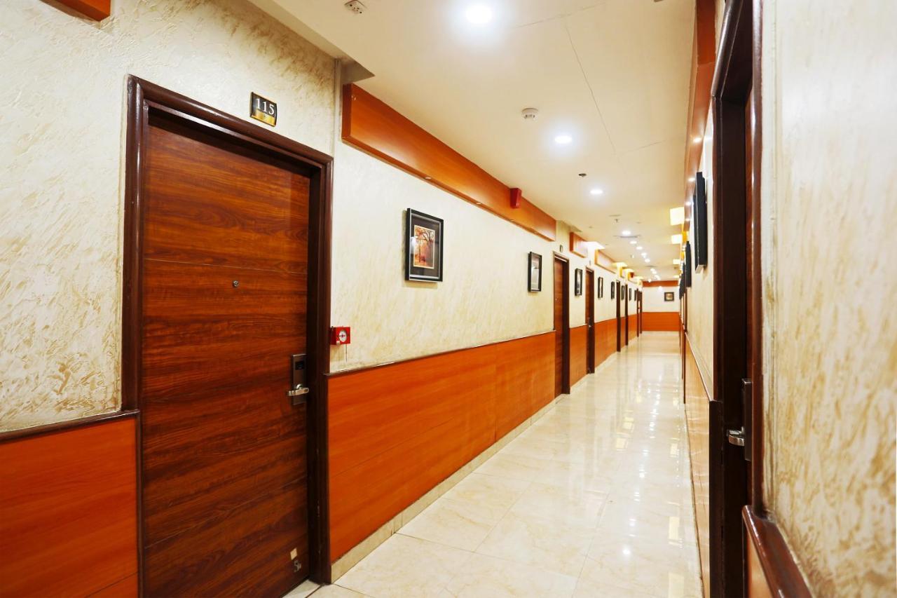 Capital O Green Palms Near Jhilmil Metro Station Hotel New Delhi Luaran gambar