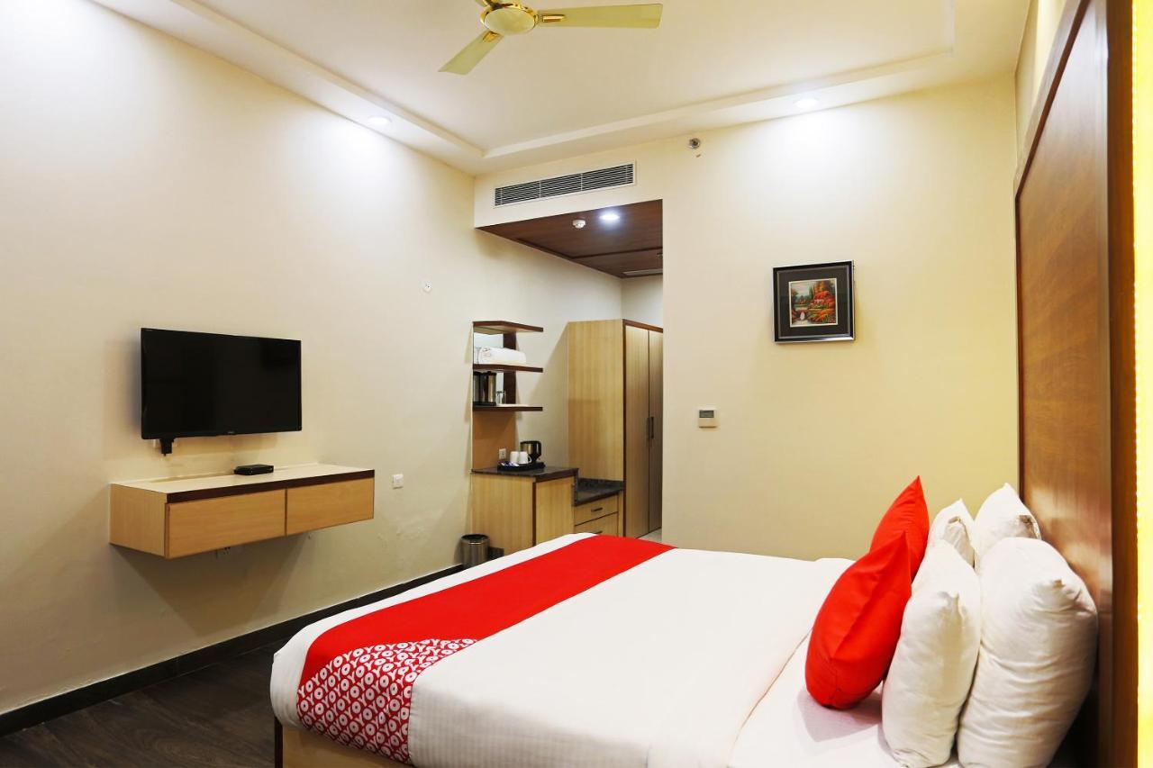Capital O Green Palms Near Jhilmil Metro Station Hotel New Delhi Luaran gambar