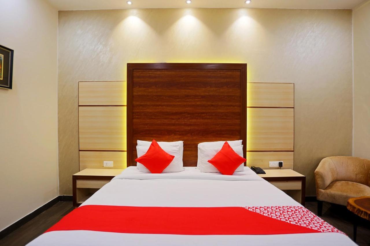 Capital O Green Palms Near Jhilmil Metro Station Hotel New Delhi Luaran gambar