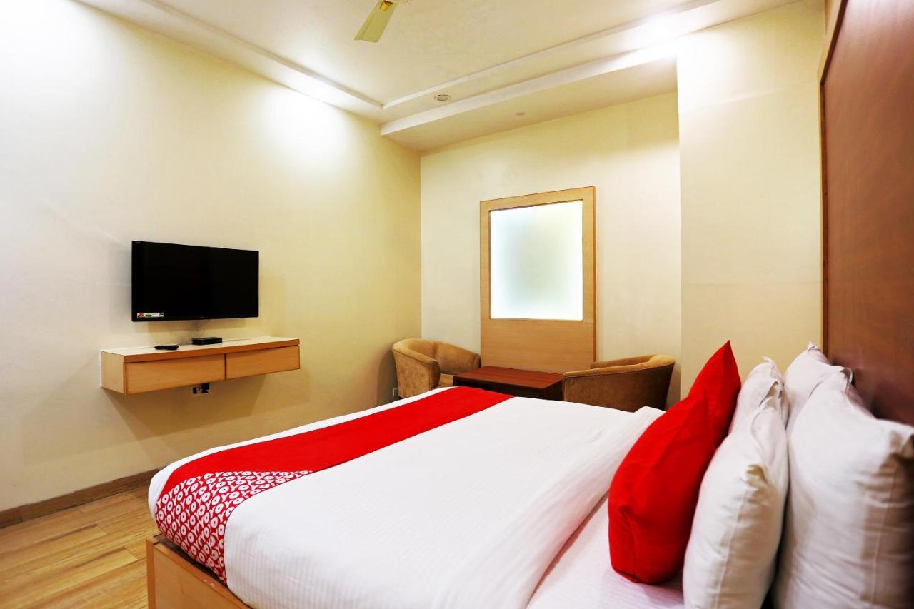 Capital O Green Palms Near Jhilmil Metro Station Hotel New Delhi Luaran gambar