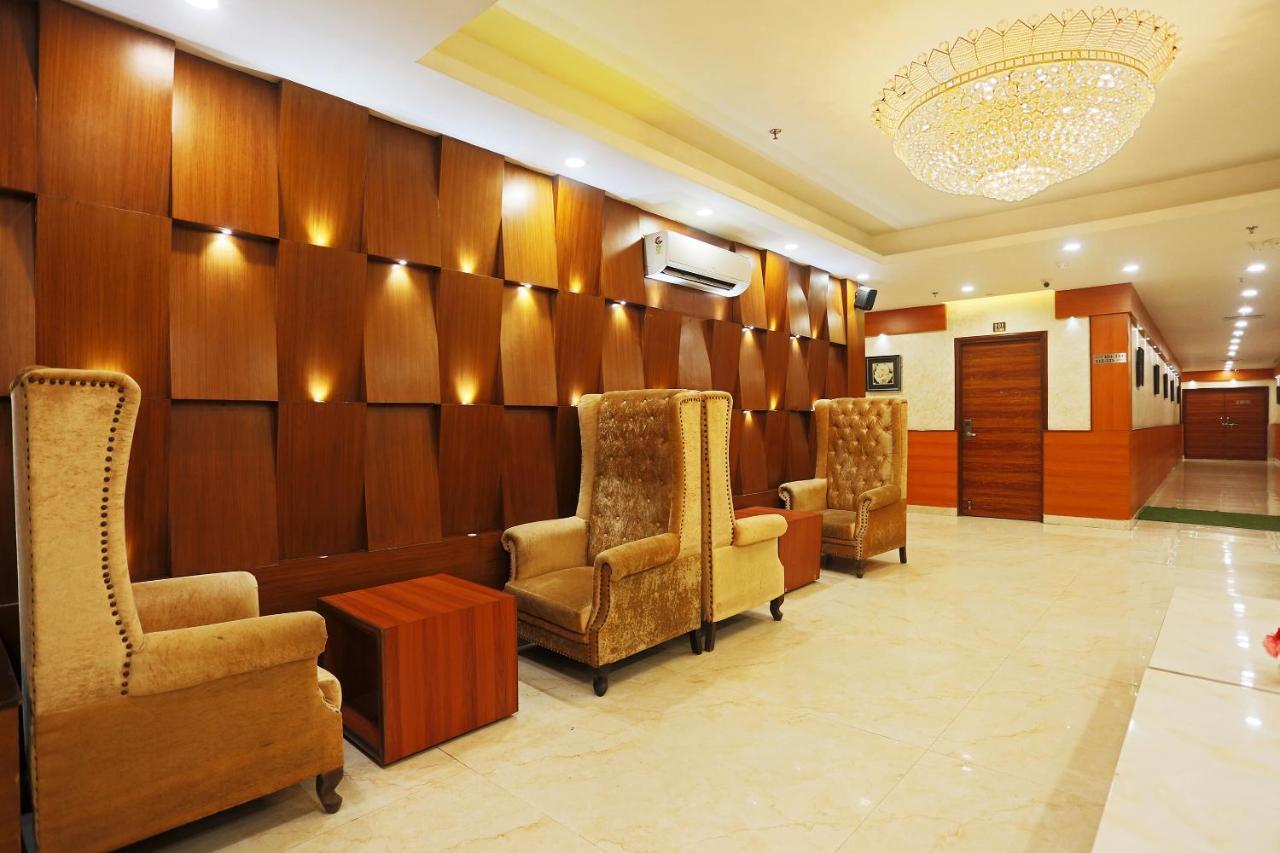 Capital O Green Palms Near Jhilmil Metro Station Hotel New Delhi Luaran gambar