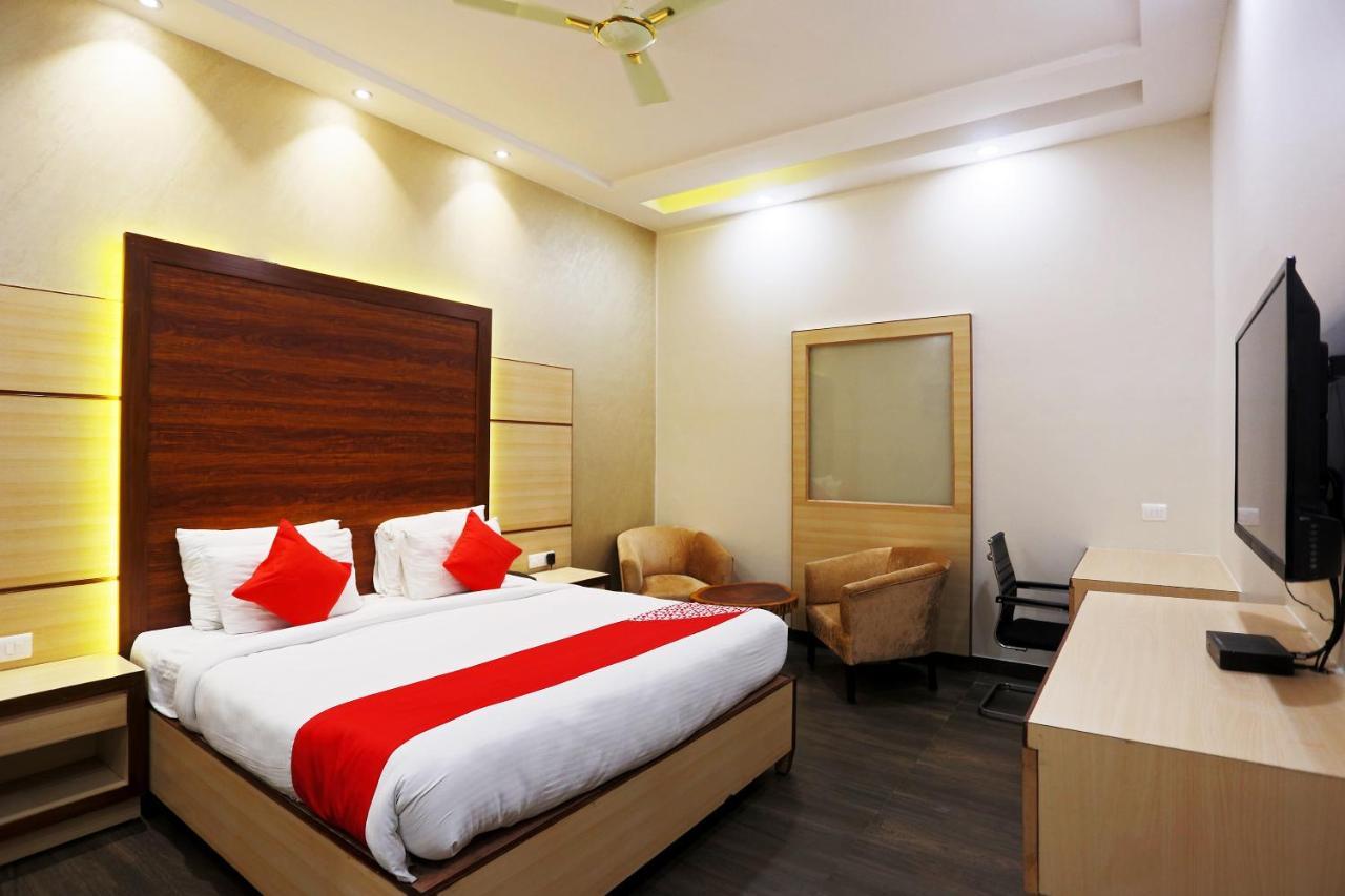 Capital O Green Palms Near Jhilmil Metro Station Hotel New Delhi Luaran gambar