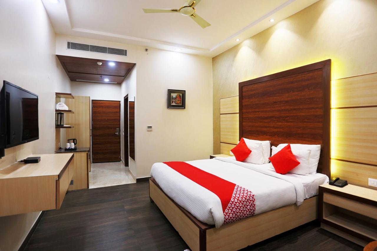 Capital O Green Palms Near Jhilmil Metro Station Hotel New Delhi Luaran gambar